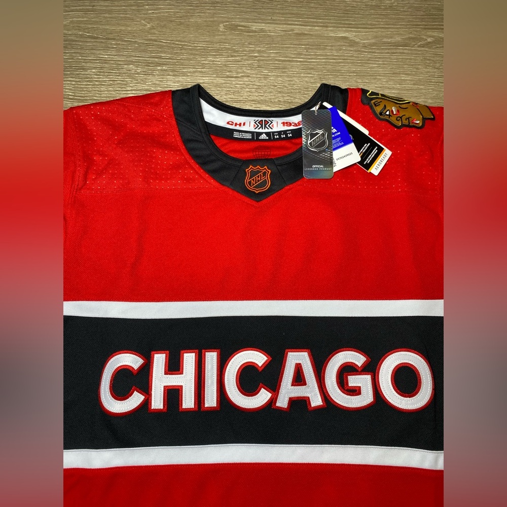Authentic Adidas Chicago‎ Blackhawks Kirby Dach #77 NHL Jersey Men's Size XL 54 - Picture 2 of 15
